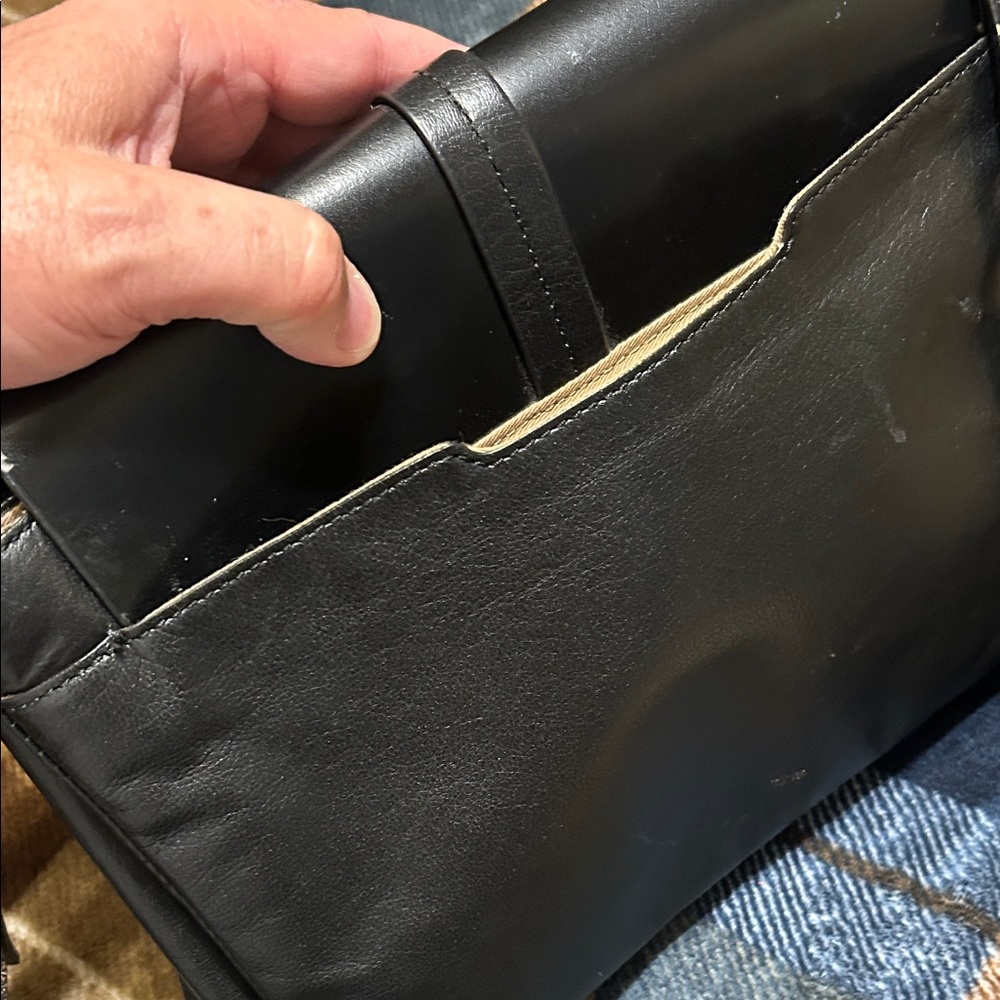 Kelsi Dagger Black Leather Shoulder Bag - Picture 7 of 12